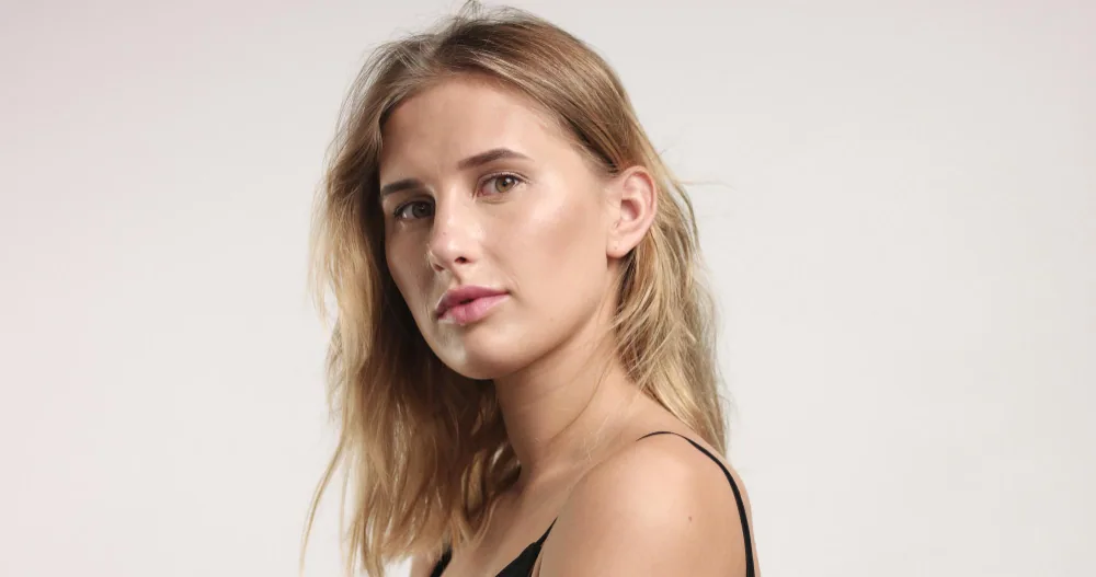 Beauty portrait showing chin profile and lower-face balance